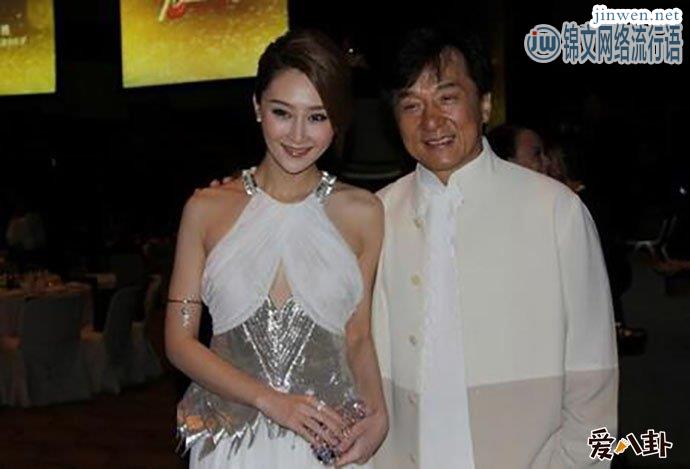 林鹏成龙二人传绯闻，关系暧昧却视若无睹？