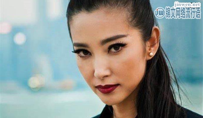 鹿晗为求合作放低状态，后台给李冰冰拿包成功谈下合作？