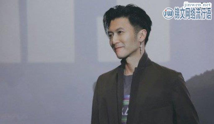 谢霆锋怎么这么爱姐姐？难道有恋姐癖？